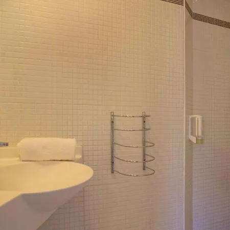 Hotell The Originals City, Novella Confort, Nantes Est Carquefou