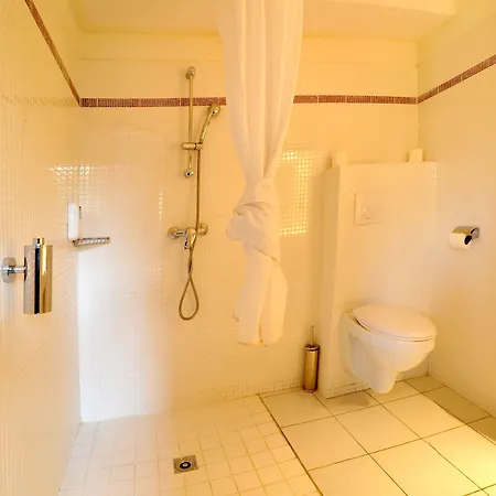 The Originals City, Novella Confort, Nantes Est Hotel 2*