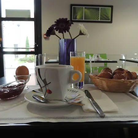 Hotel The Originals City, Novella Confort, Nantes Est 2*