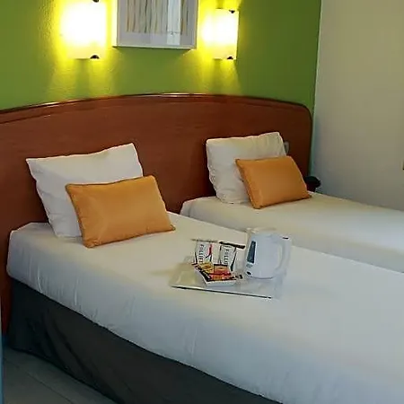 Hotel The Originals City, Novella Confort, Nantes Est 2*