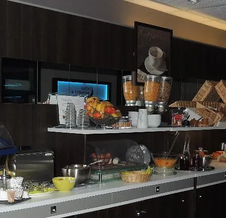 Hotell The Originals City, Novella Confort, Nantes Est