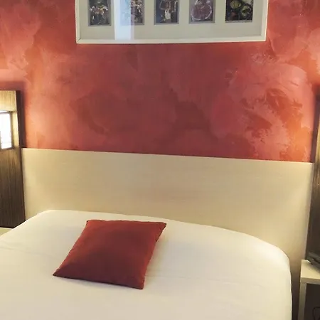 Hotel The Originals City, Novella Confort, Nantes Est